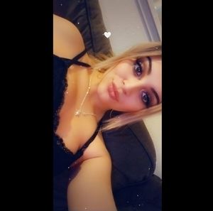 Meet your Posher, Kayla